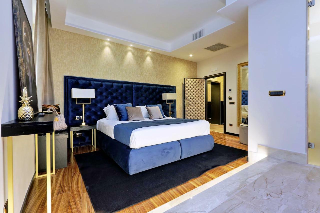 สแปนิช ไดมอนด์ ลักชัวรี สวีท แอนด์ จากุซซี Hotel โรม ภายนอก รูปภาพ